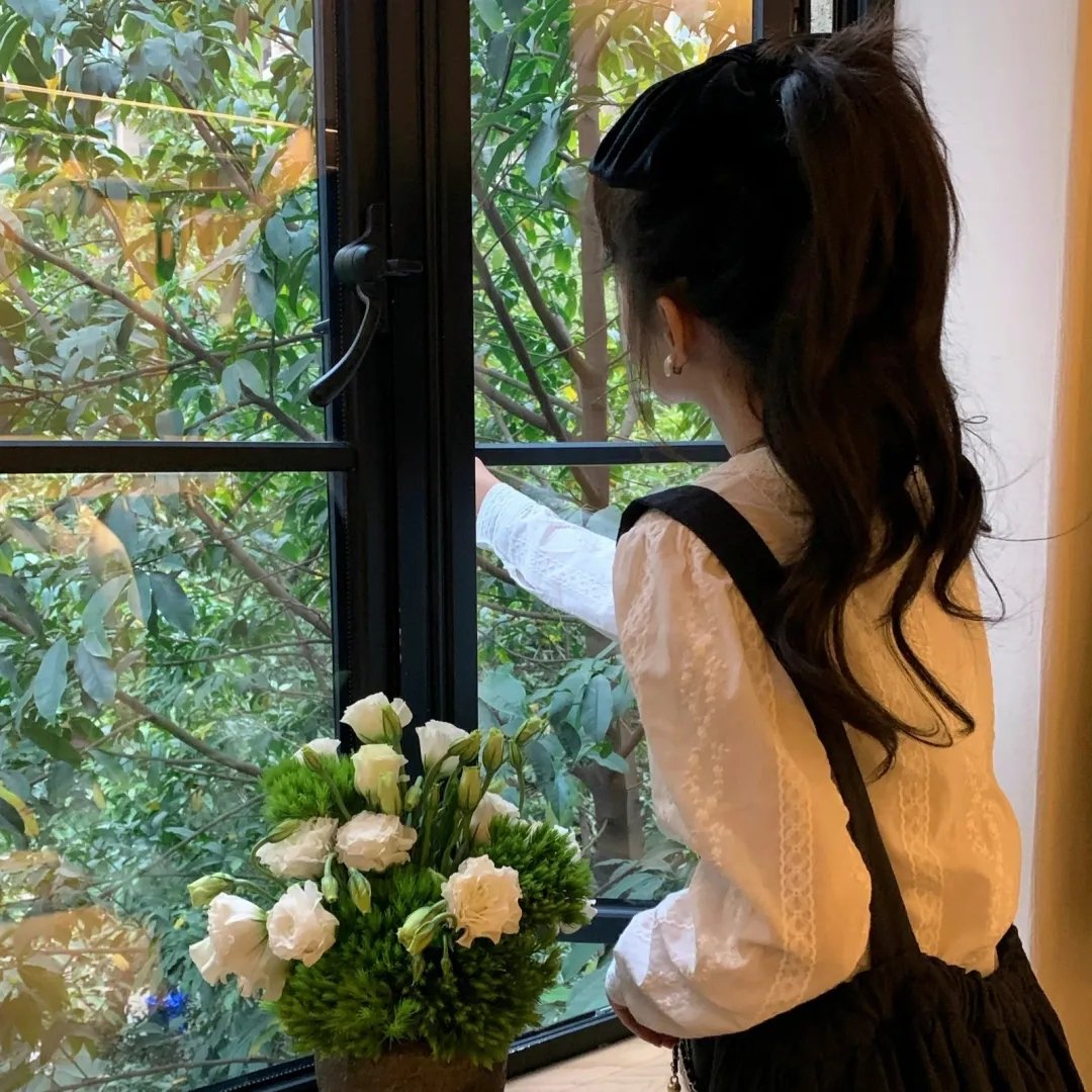 口袋里的小石头海报
