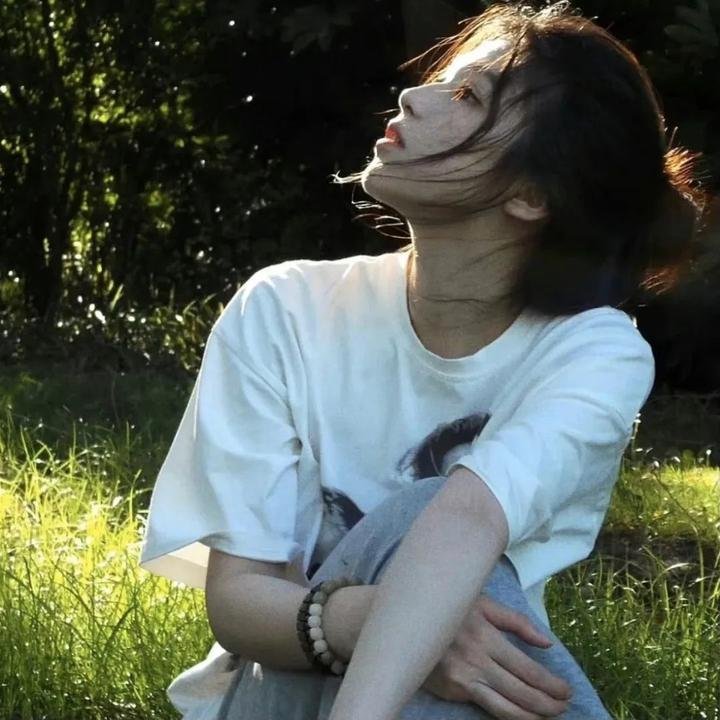 附属美丽海报